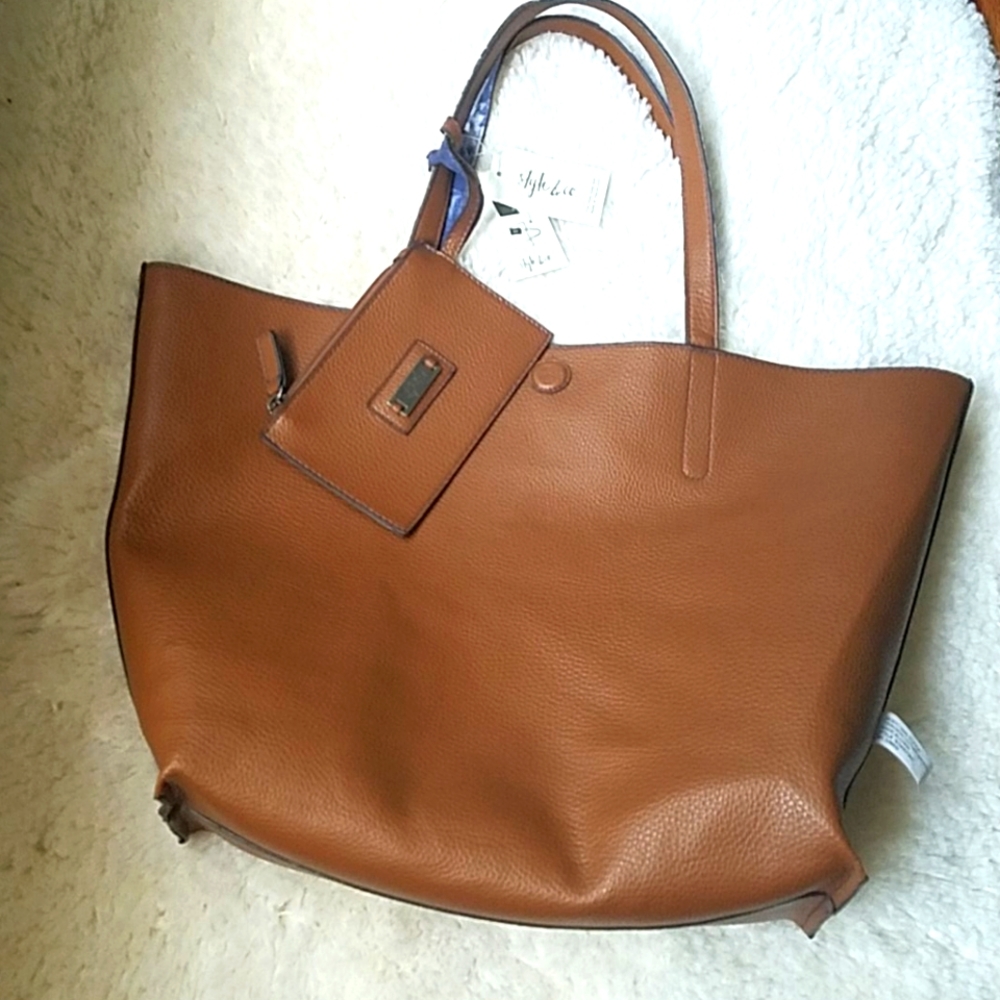 Reversable Tote with Wristlet. Canvas/Faux leather